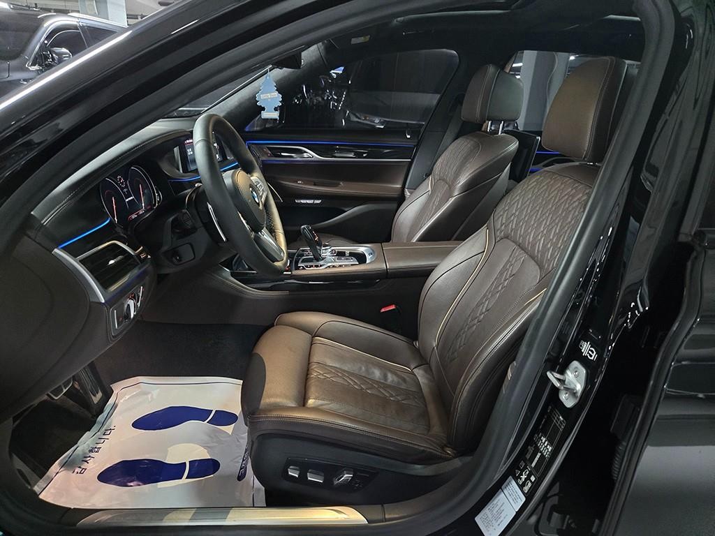 BMW 7시리즈 7시리즈 (G11) M760Li xDrive 이미지 5