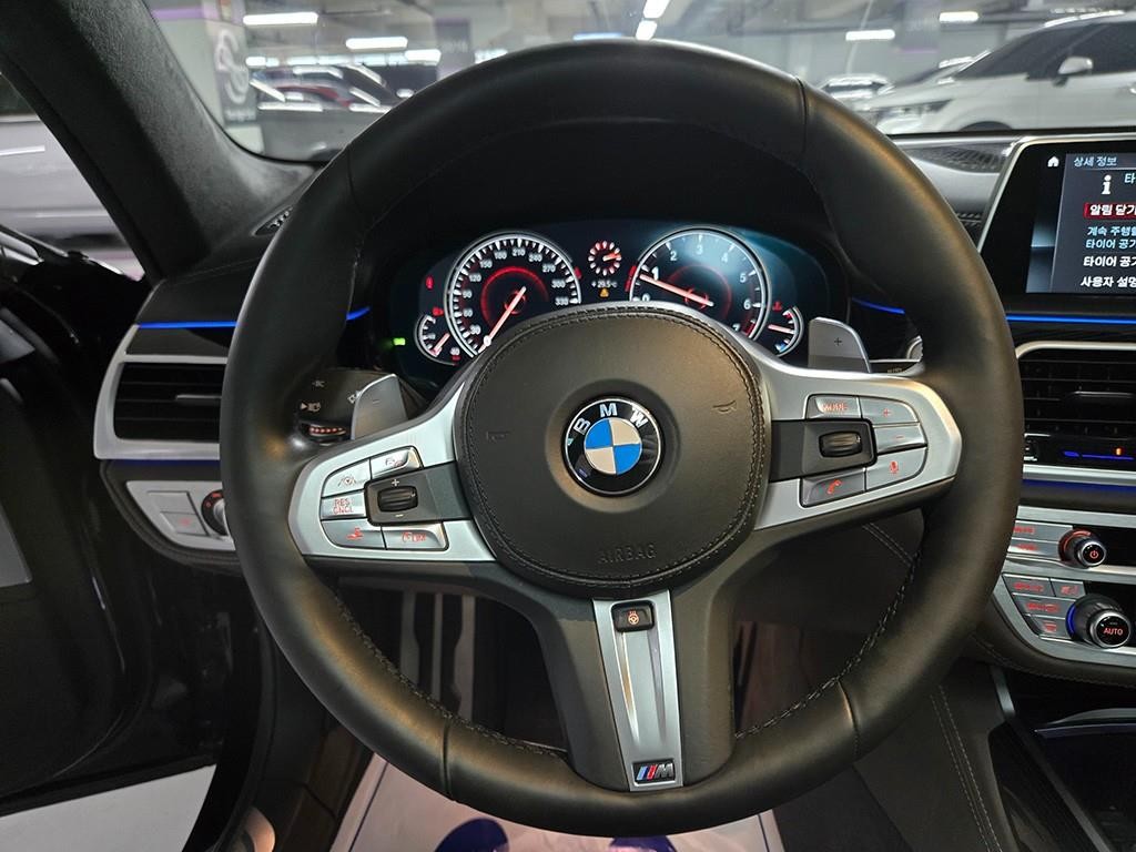 BMW 7시리즈 7시리즈 (G11) M760Li xDrive 이미지 8