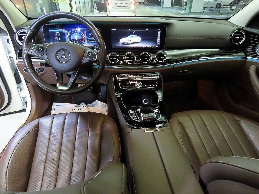 벤츠 E 클래스 E-클래스 W213 E400 4MATIC 익스클루시브 이미지 10