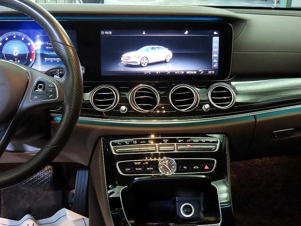 벤츠 E 클래스 E-클래스 W213 E400 4MATIC 익스클루시브 이미지 11