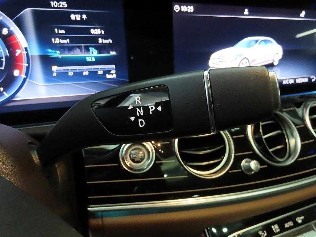 벤츠 E 클래스 E-클래스 W213 E400 4MATIC 익스클루시브 이미지 12