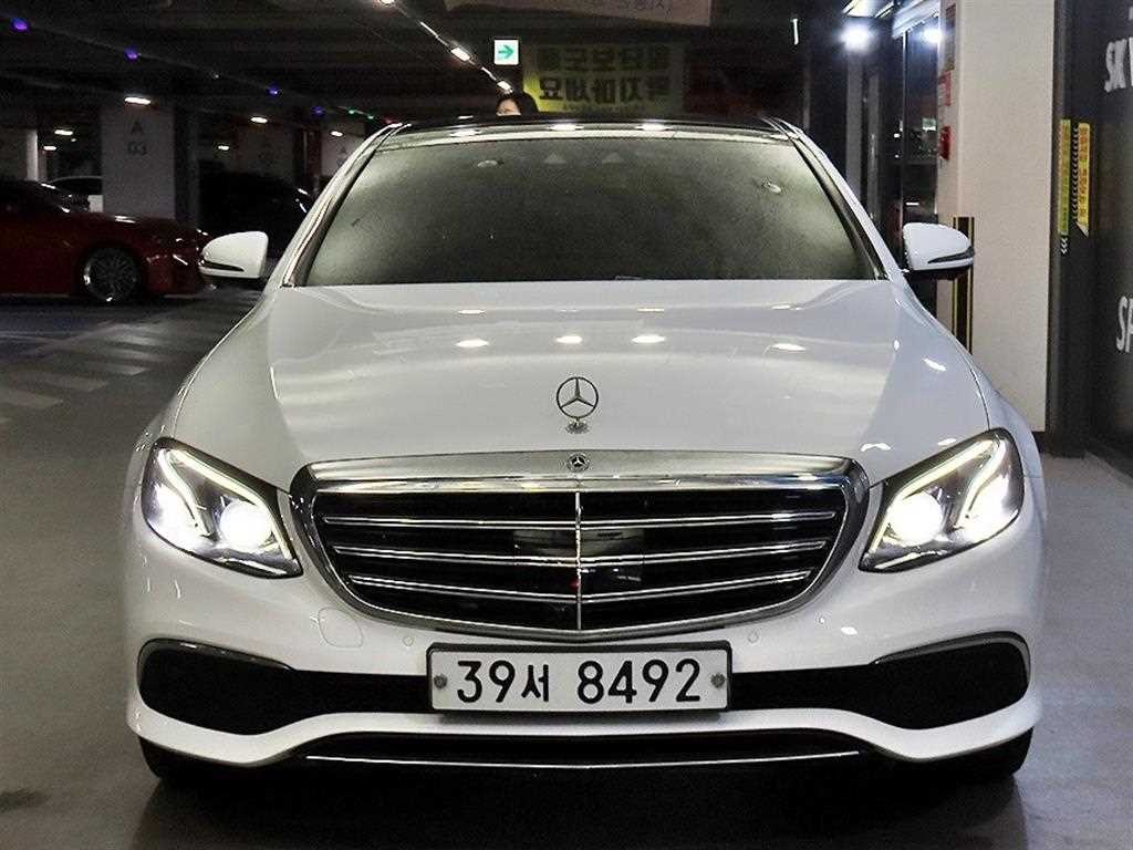벤츠 E 클래스 E-클래스 W213 E400 4MATIC 익스클루시브 이미지 2