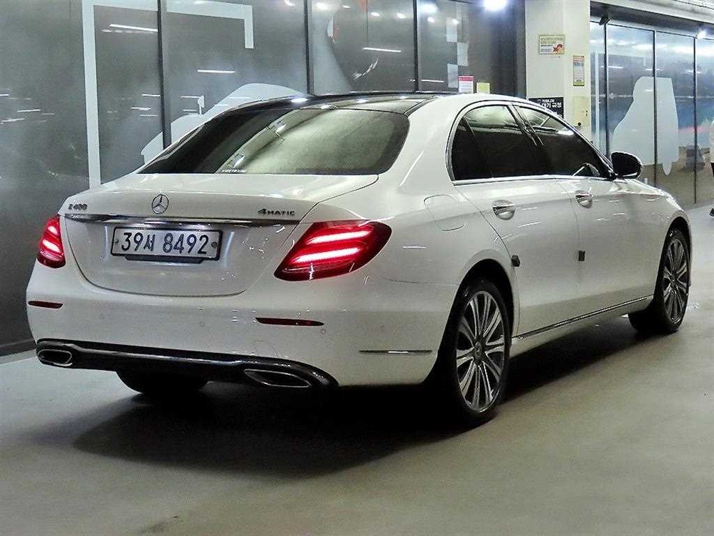 벤츠 E 클래스 E-클래스 W213 E400 4MATIC 익스클루시브 이미지 4