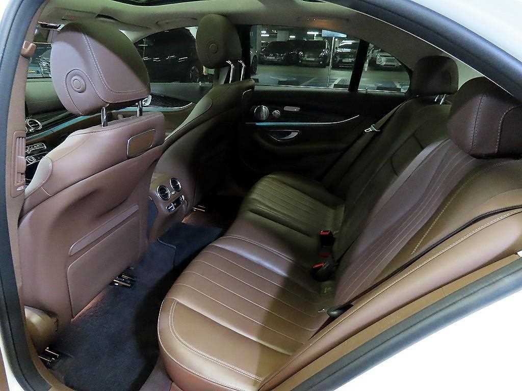 벤츠 E 클래스 E-클래스 W213 E400 4MATIC 익스클루시브 이미지 7
