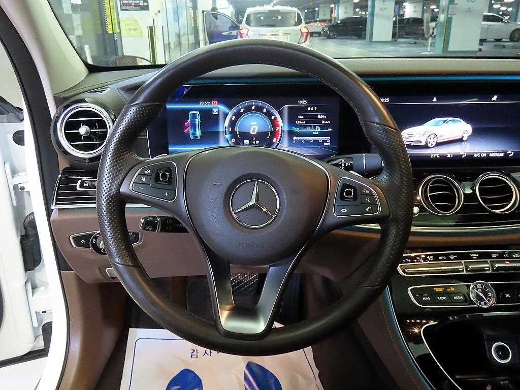 벤츠 E 클래스 E-클래스 W213 E400 4MATIC 익스클루시브 이미지 8
