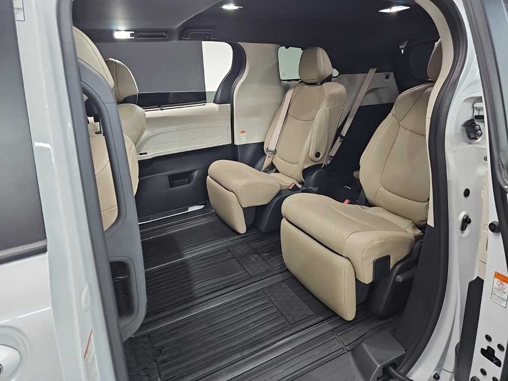 토요타 시에나 2.5 AWD 하이브리드 이미지 12