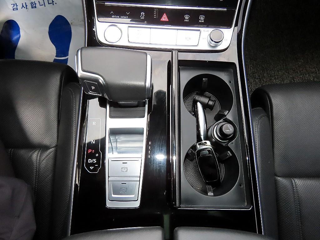 아우디 A8 A8 (D5) 55 TFSI 콰트로 LWB 기본형 이미지 11