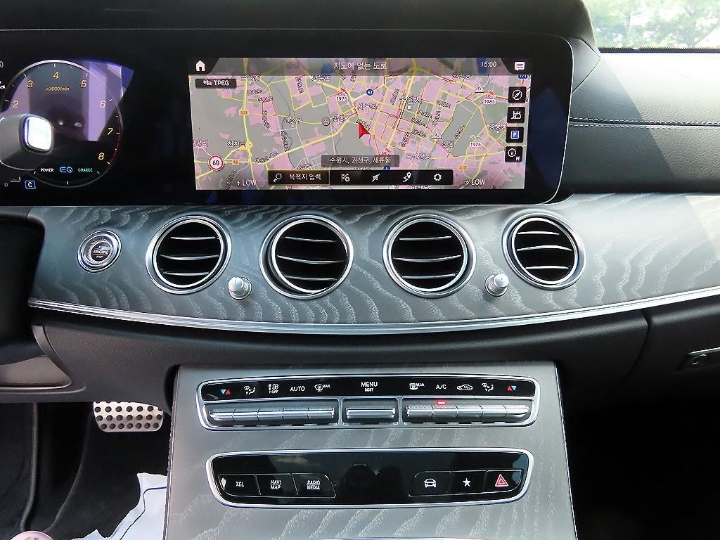 벤츠 E 클래스 E-클래스 W213 E350 4MATIC AMG LINE 이미지 13
