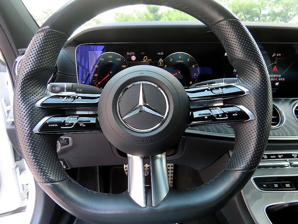 벤츠 E 클래스 E-클래스 W213 E350 4MATIC AMG LINE 이미지 8