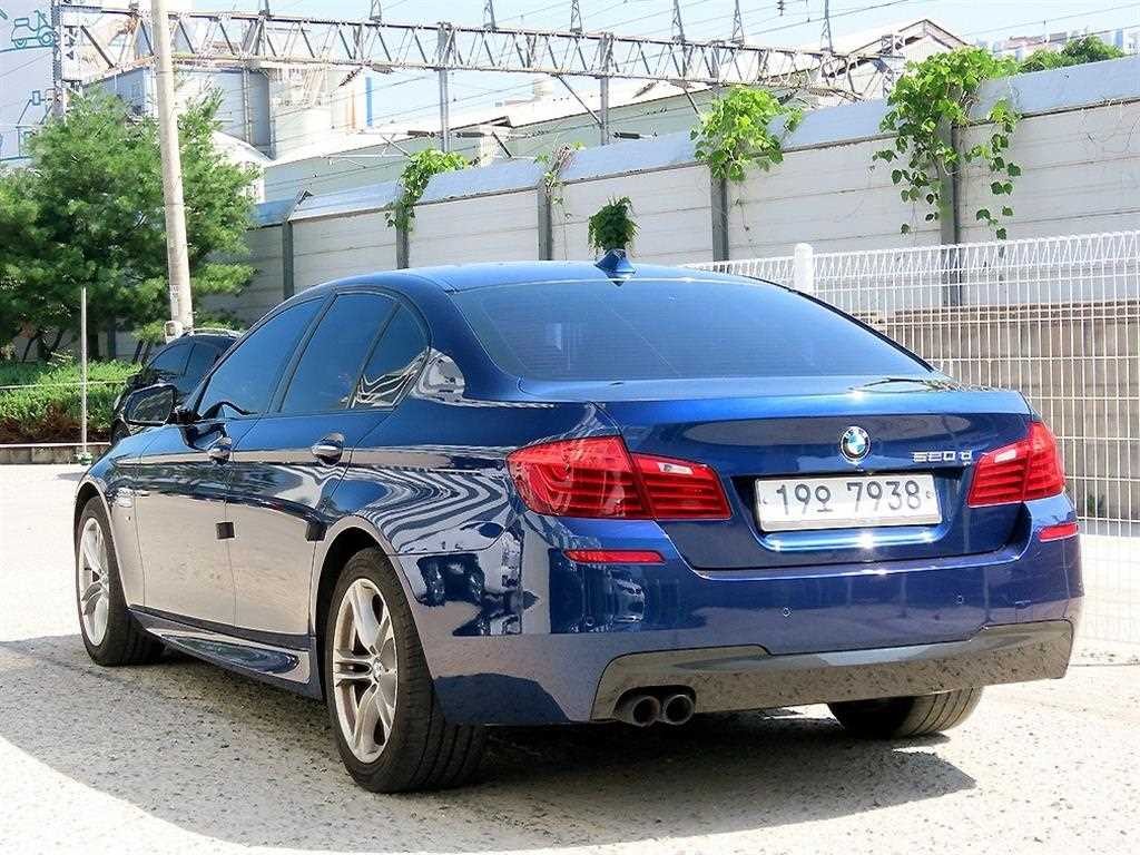 BMW 5시리즈 5시리즈 (F10) 520d M 에어로다이나믹 이미지 3