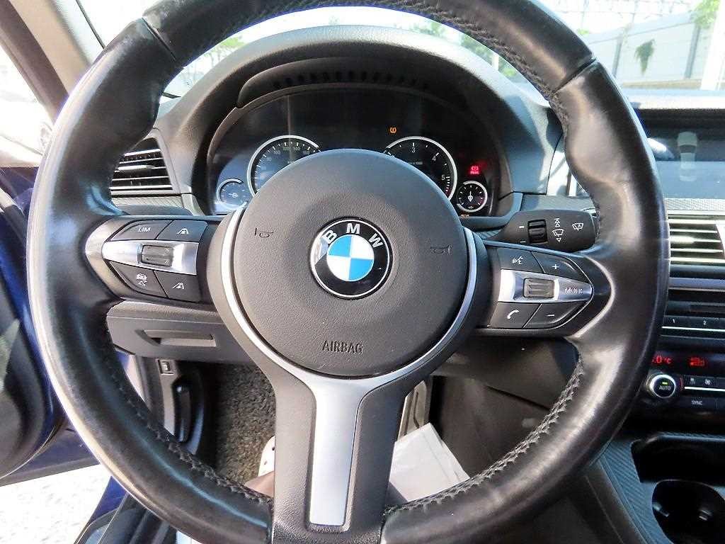 BMW 5시리즈 5시리즈 (F10) 520d M 에어로다이나믹 이미지 8