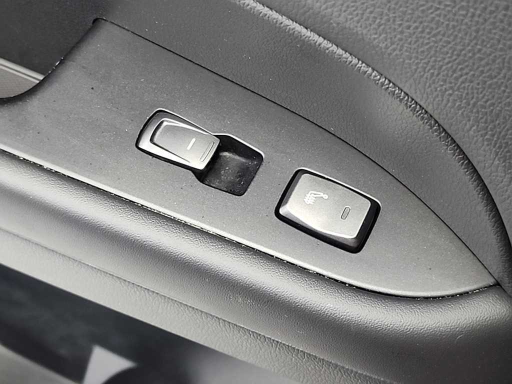 KG모빌리티(쌍용) 렉스턴 더 뉴 렉스턴 스포츠 디젤 2.2 4WD 프레스티지 이미지 14