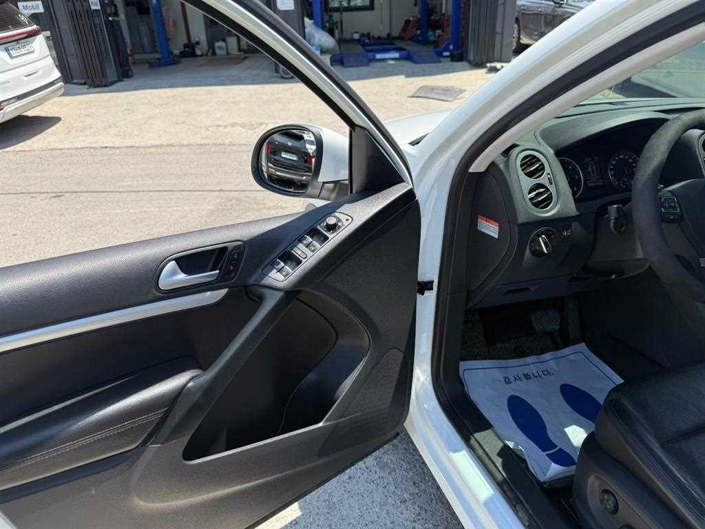 폭스바겐 티구안 뉴티구안 2.0 TDI 프리미엄 이미지 11