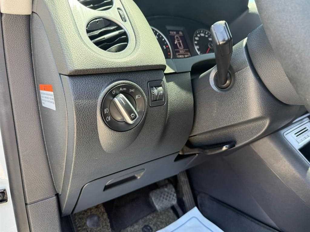 폭스바겐 티구안 뉴티구안 2.0 TDI 프리미엄 이미지 12