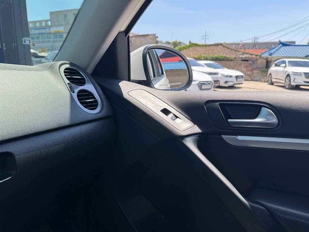폭스바겐 티구안 뉴티구안 2.0 TDI 프리미엄 이미지 16