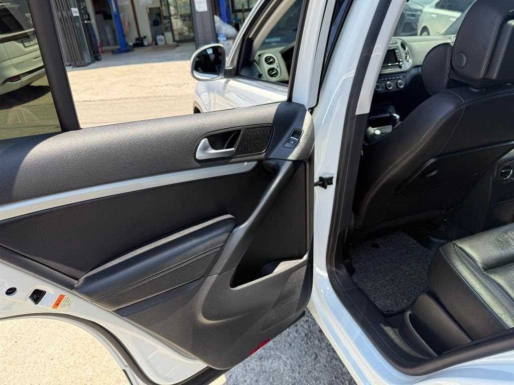 폭스바겐 티구안 뉴티구안 2.0 TDI 프리미엄 이미지 18