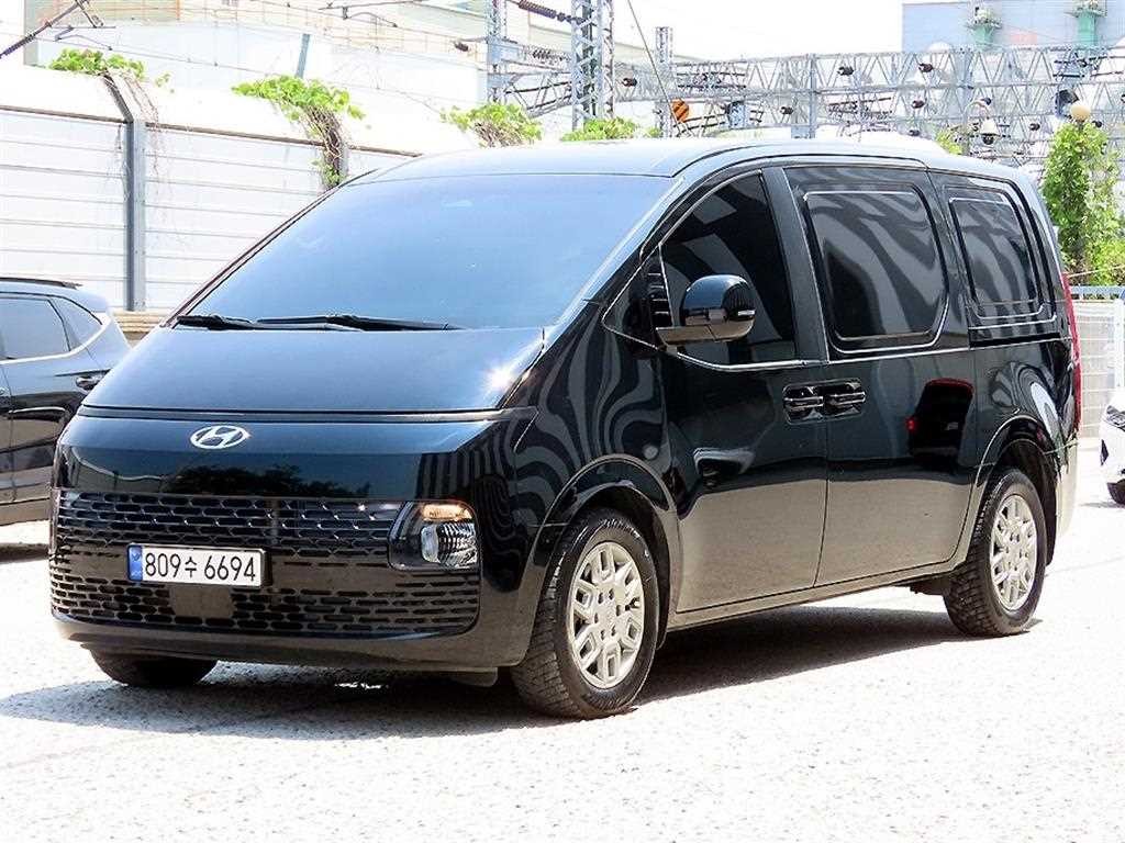 현대 스타리아 2WD 디젤 카고 모던 3인승 이미지 2