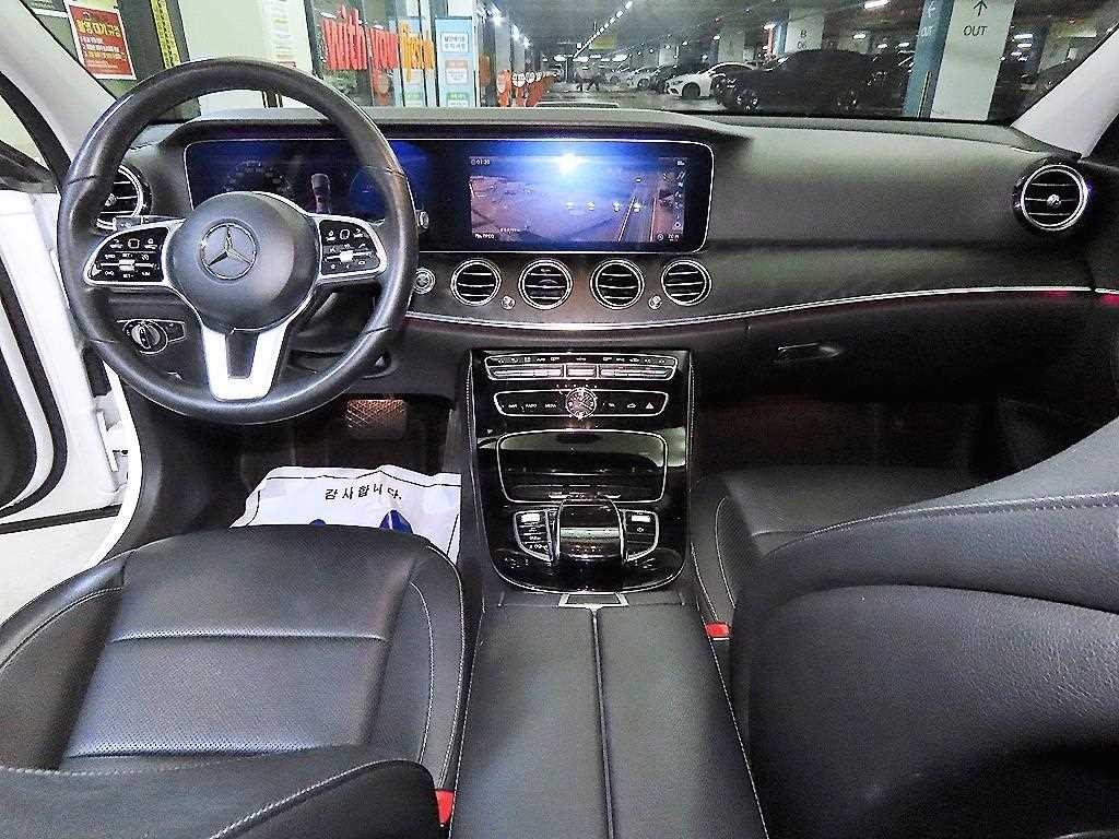 벤츠 E 클래스 E-클래스 W213 E300 4MATIC 아방가르드 이미지 10