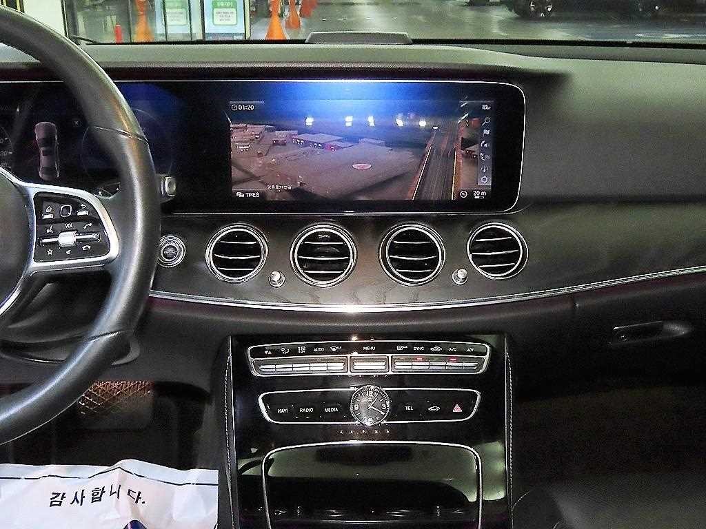 벤츠 E 클래스 E-클래스 W213 E300 4MATIC 아방가르드 이미지 11