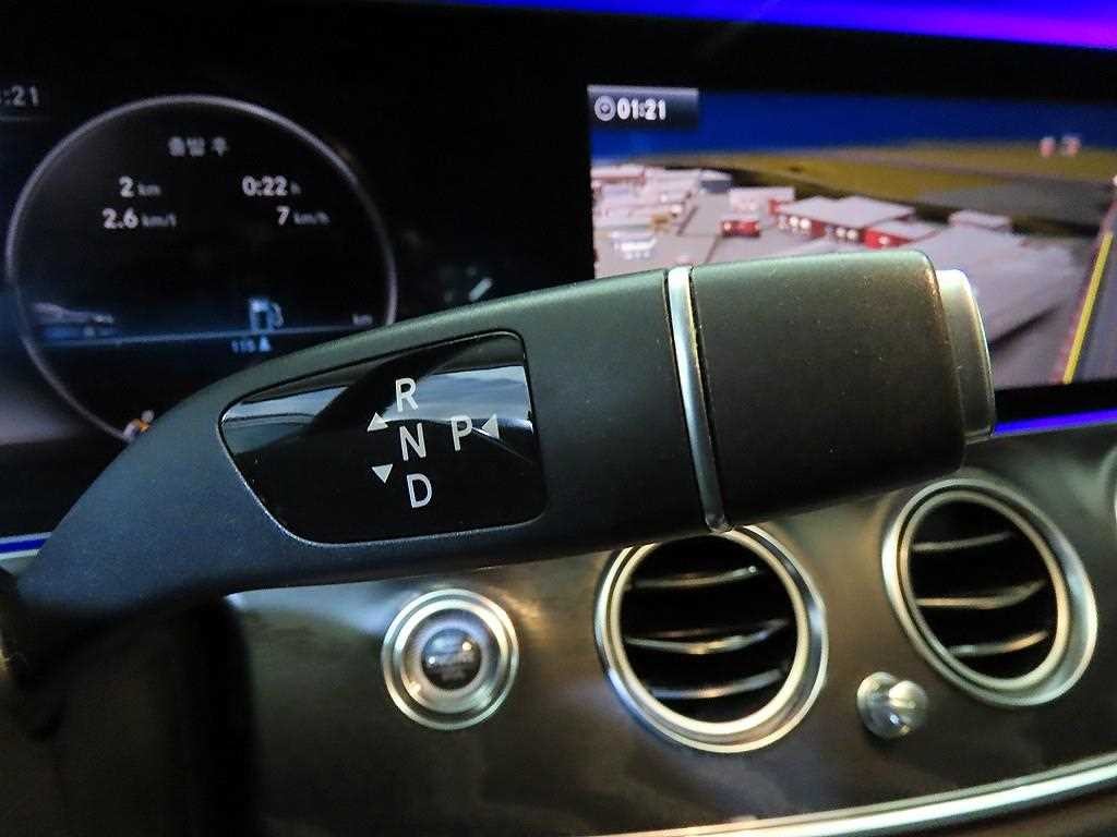 벤츠 E 클래스 E-클래스 W213 E300 4MATIC 아방가르드 이미지 12