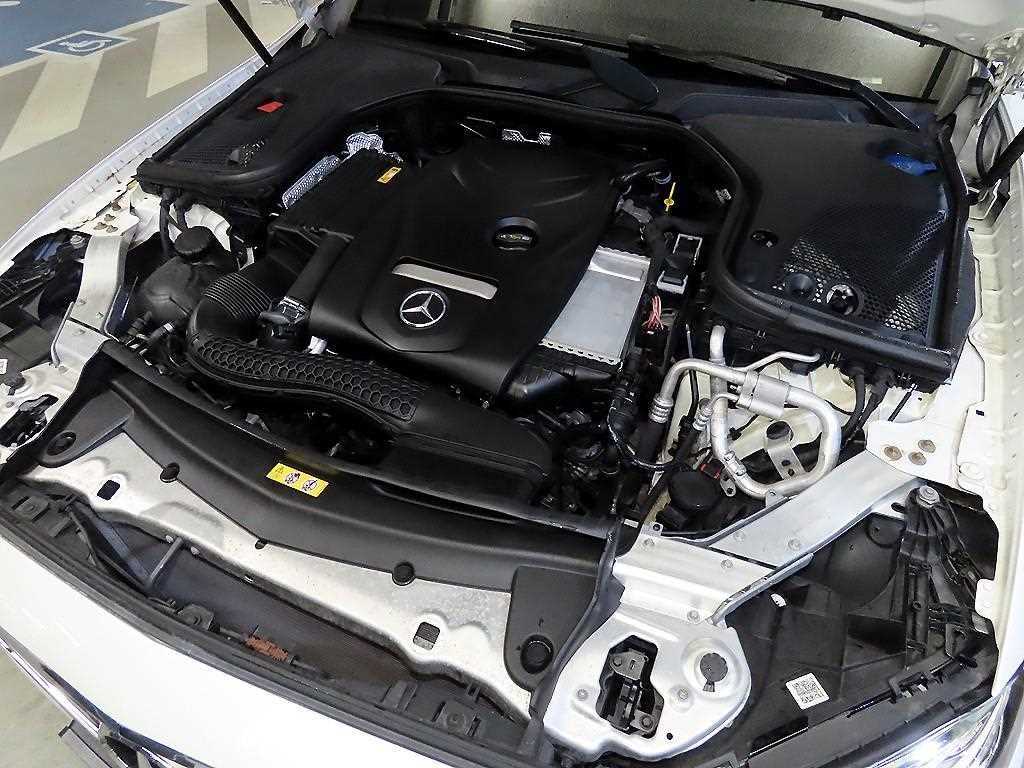 벤츠 E 클래스 E-클래스 W213 E300 4MATIC 아방가르드 이미지 19