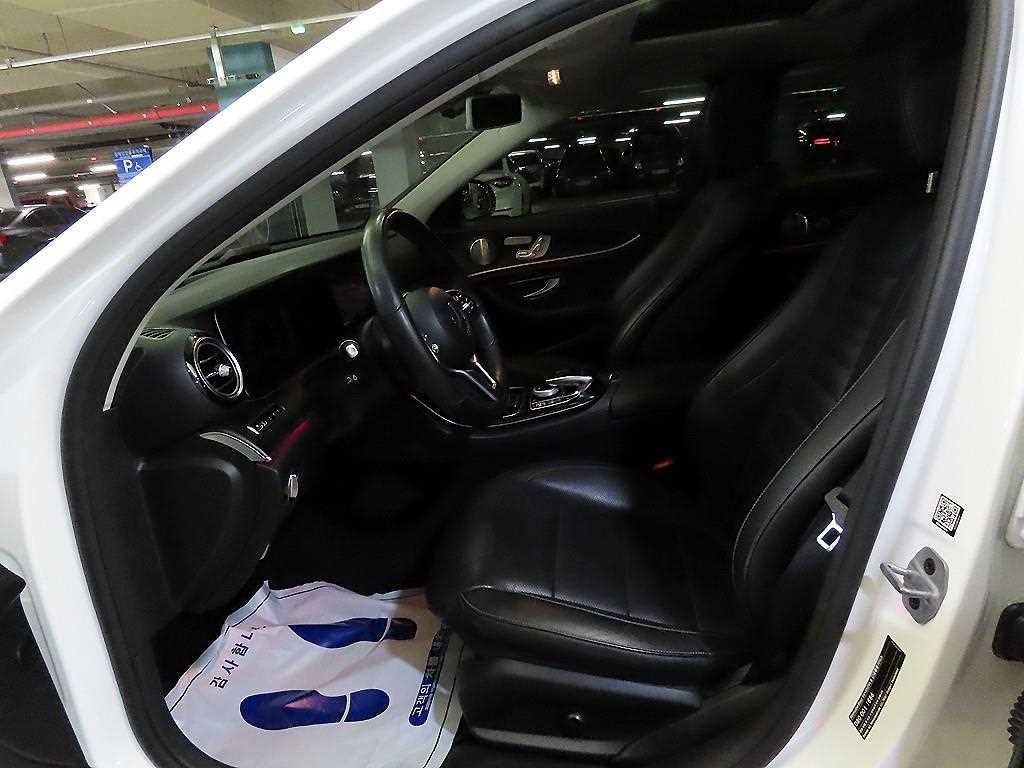 벤츠 E 클래스 E-클래스 W213 E300 4MATIC 아방가르드 이미지 6