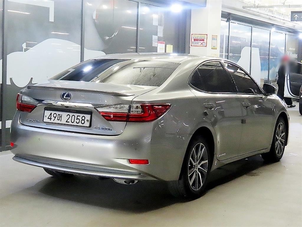 렉서스 ES 뉴ES300h 슈프림 이미지 4