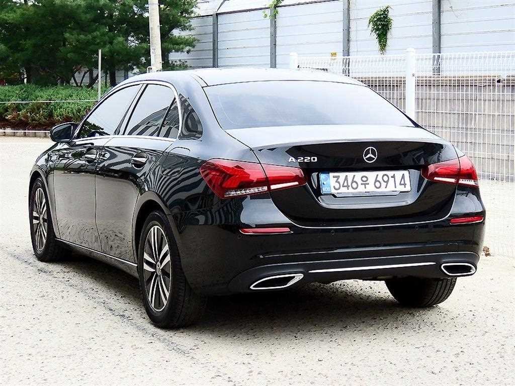 벤츠 A 클래스 A클래스 W177 A220 세단 이미지 3