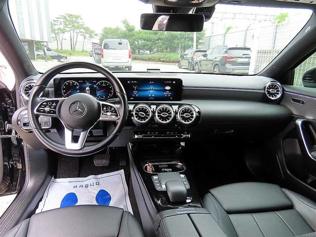 벤츠 A 클래스 A클래스 W177 A220 세단 이미지 7