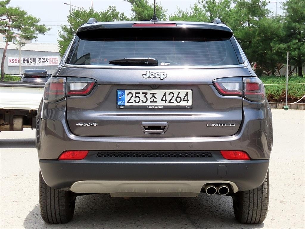 지프 컴패스 컴패스 2세대 2.4 AWD 리미티드 이미지 4