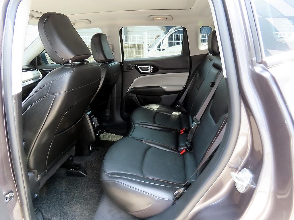 지프 컴패스 컴패스 2세대 2.4 AWD 리미티드 이미지 6