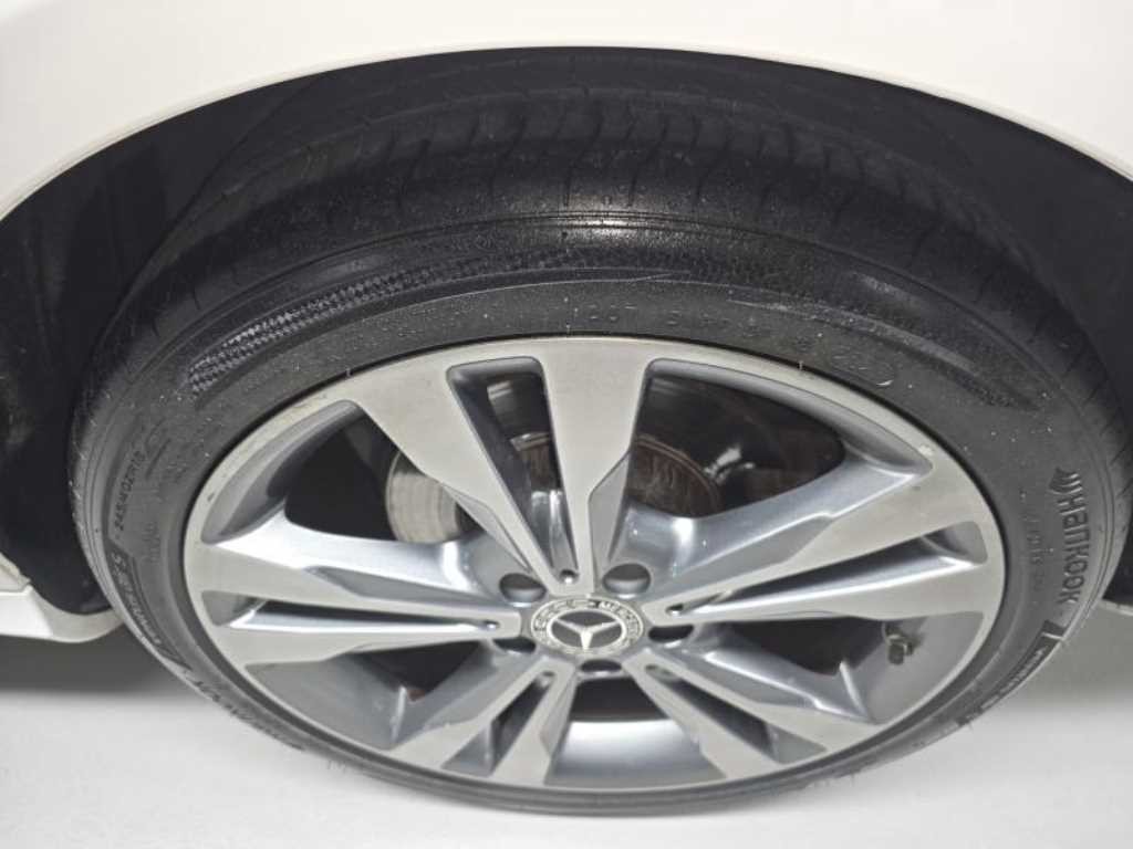 벤츠 C 클래스 C클래스 W205 C200 아방가르드 이미지 17