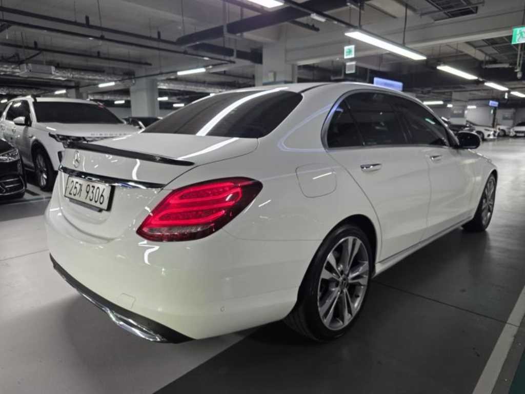 벤츠 C 클래스 C클래스 W205 C200 아방가르드 이미지 6