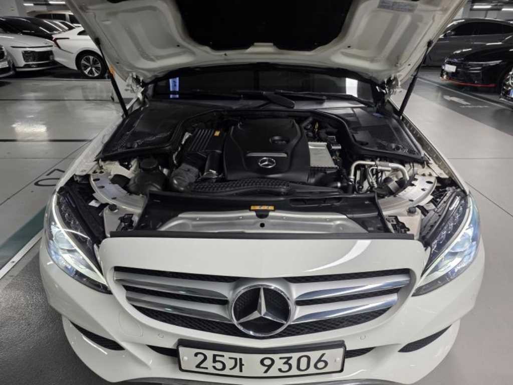 벤츠 C 클래스 C클래스 W205 C200 아방가르드 이미지 9