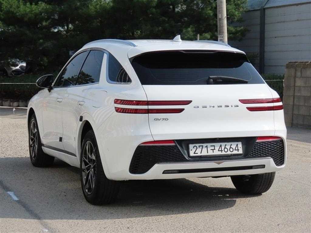 제네시스 GV70 2.2 디젤 2WD 이미지 3