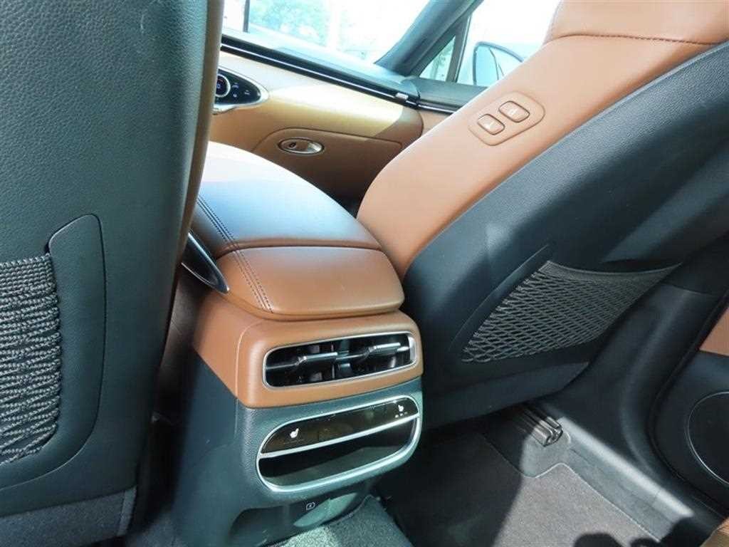 제네시스 GV70 2.2 디젤 2WD 이미지 9