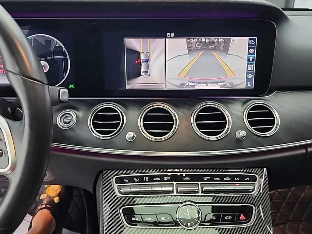 벤츠 E 클래스 E-클래스 W213 E300 4MATIC 아방가르드 이미지 10