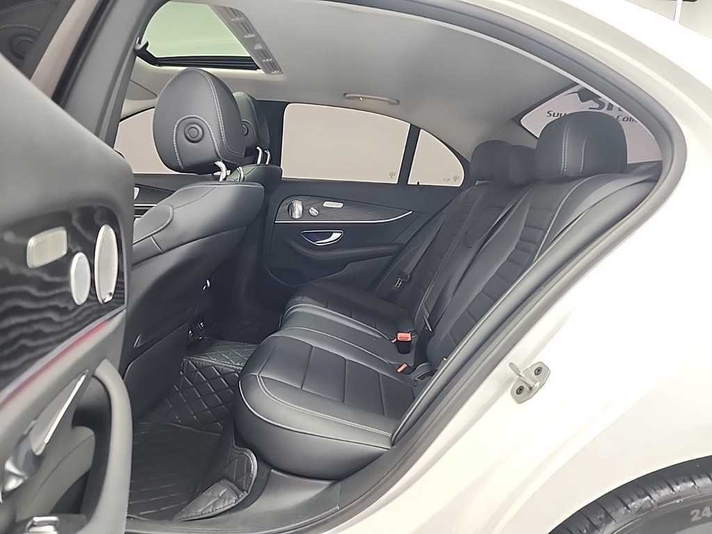 벤츠 E 클래스 E-클래스 W213 E300 4MATIC 아방가르드 이미지 12