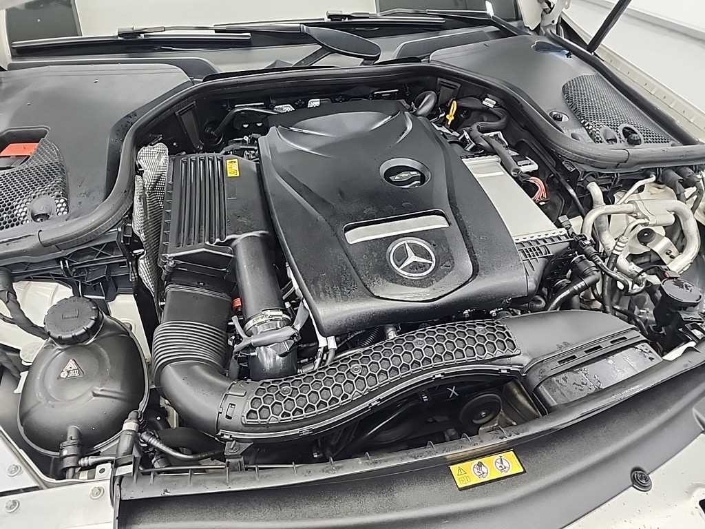 벤츠 E 클래스 E-클래스 W213 E300 4MATIC 아방가르드 이미지 5