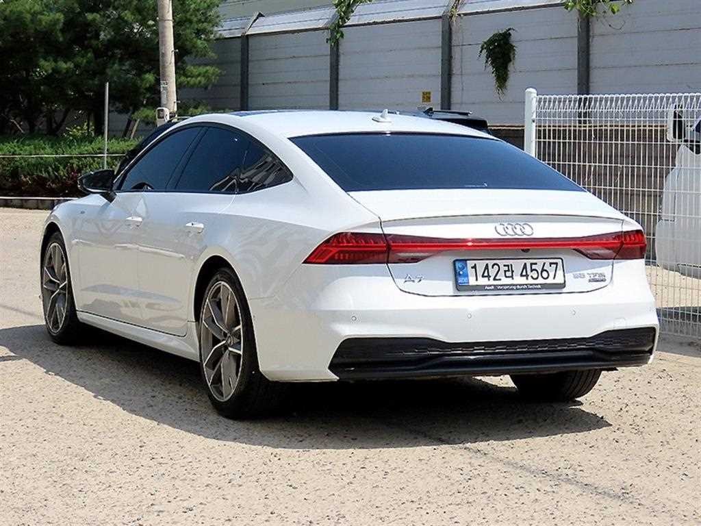 아우디 A7 A7 (4K) 55 TFSI 콰트로 프리미엄 이미지 3