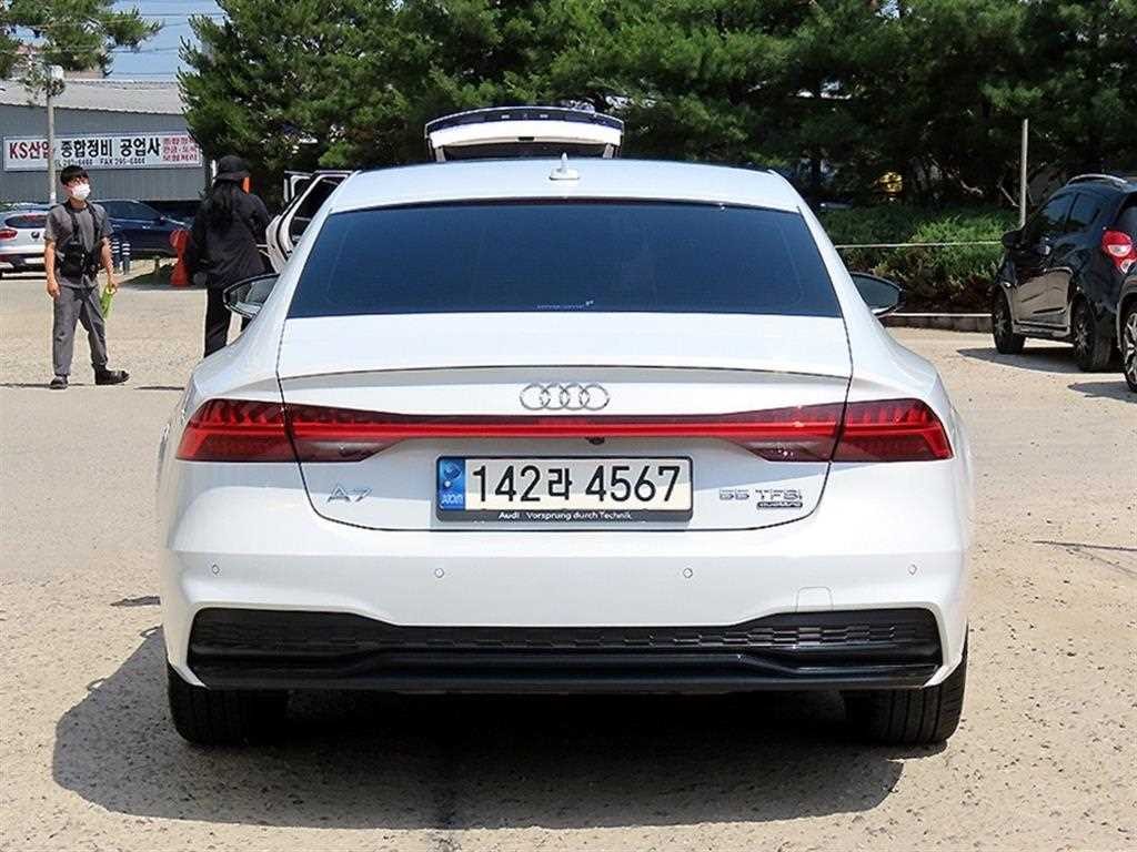 아우디 A7 A7 (4K) 55 TFSI 콰트로 프리미엄 이미지 4