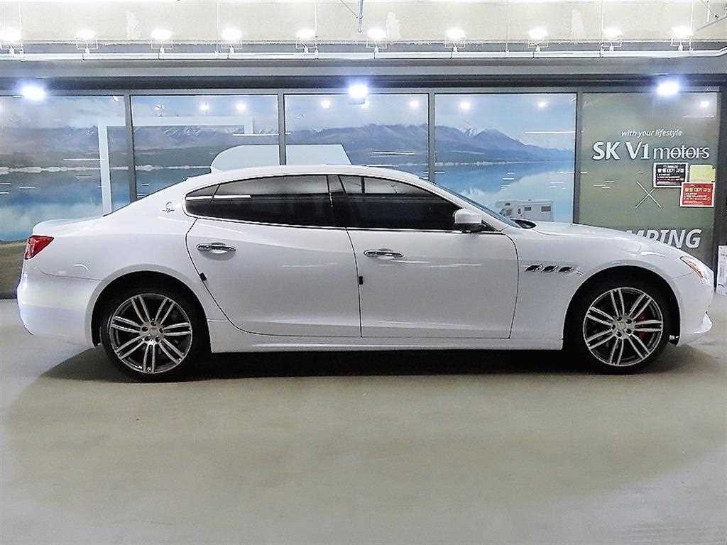 마세라티 콰트로포르테 3.0 V6 그란루쏘 이미지 3