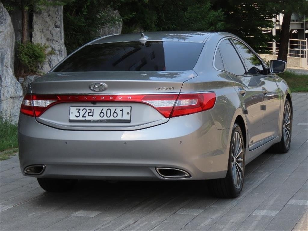 현대 그랜저 그랜저 HG HG300 PREMIUM 기본형 이미지 3