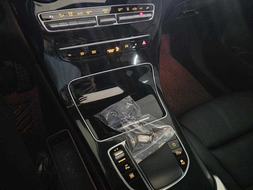 벤츠 GLC 클래스 GLC클래스 X253 GLC 300 e 4MATIC 이미지 15