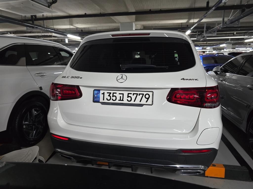 벤츠 GLC 클래스 GLC클래스 X253 GLC 300 e 4MATIC 이미지 4