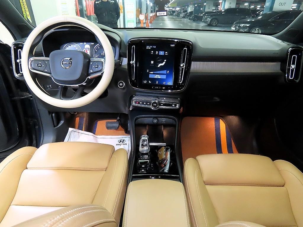 볼보 XC40 B4 AWD 인스크립션 이미지 10
