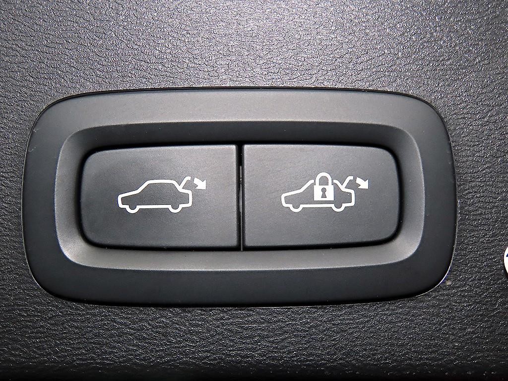 볼보 XC40 B4 AWD 인스크립션 이미지 16