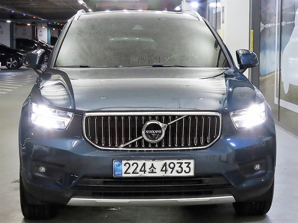 볼보 XC40 B4 AWD 인스크립션 이미지 2