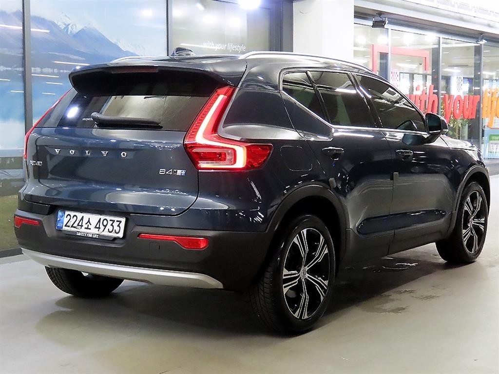 볼보 XC40 B4 AWD 인스크립션 이미지 4