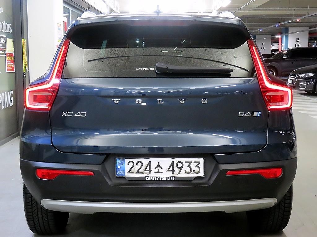 볼보 XC40 B4 AWD 인스크립션 이미지 5